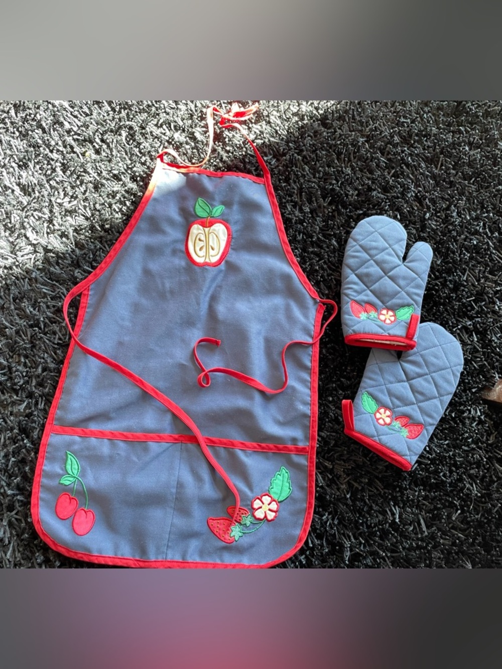 Kids Apron and Oven Mitt Set by Princess House